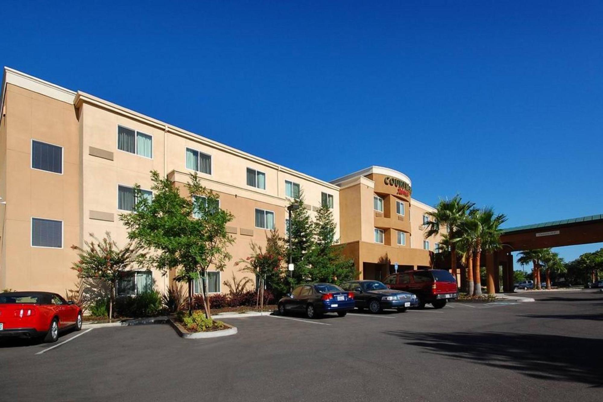 Courtyard By Marriott Merced Exterior foto